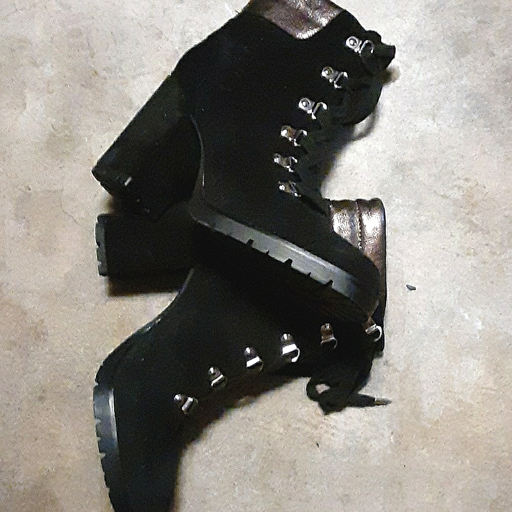 NWOB, Sam Edelman heeled combat bts. Blk suede. S8
